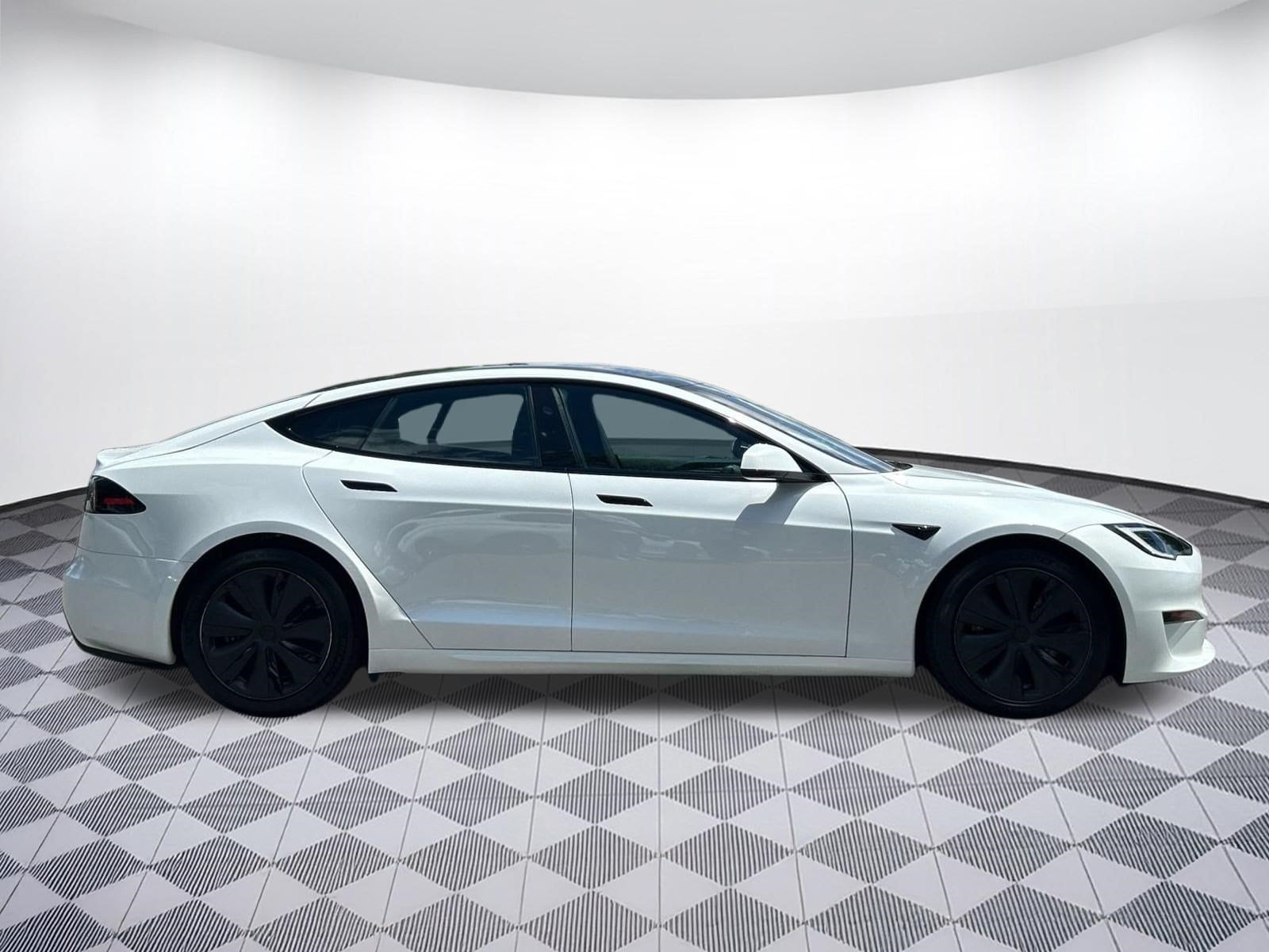 Model S Base Hatchback