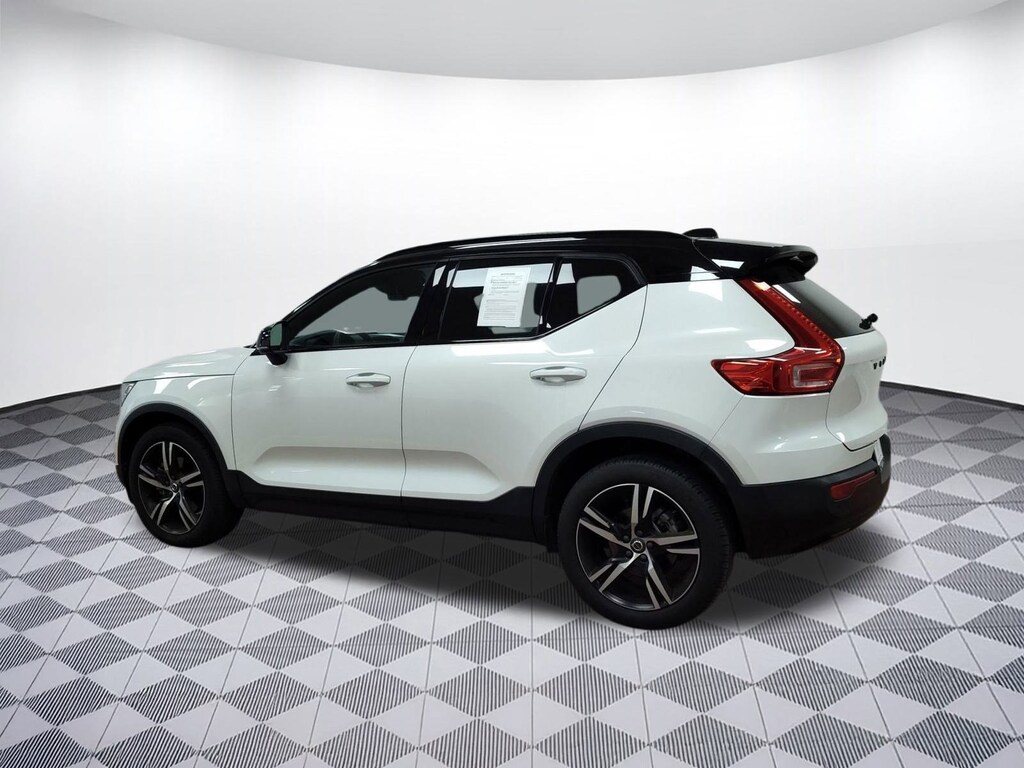 Used 2022 Volvo XC40 R-Design SUV