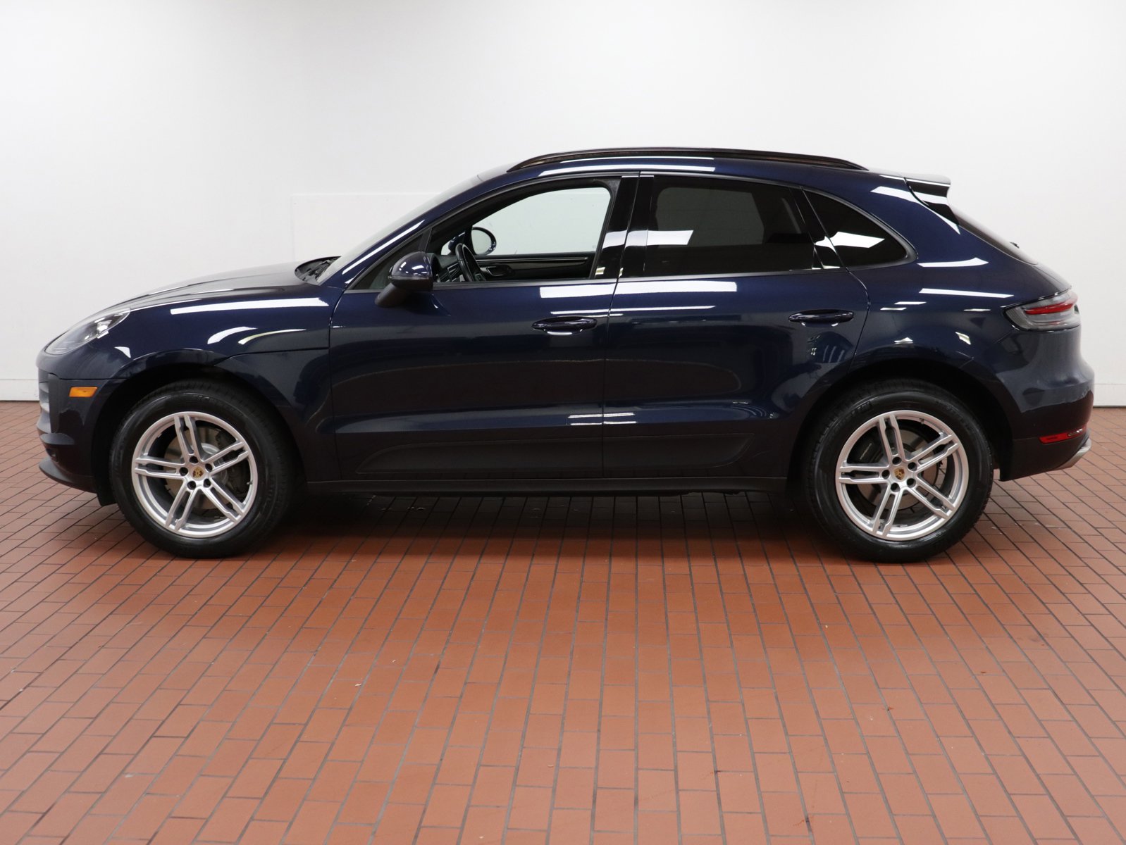 Used 2019 Porsche Macan Base with VIN WP1AA2A59KLB03358 for sale in Fairfax, VA