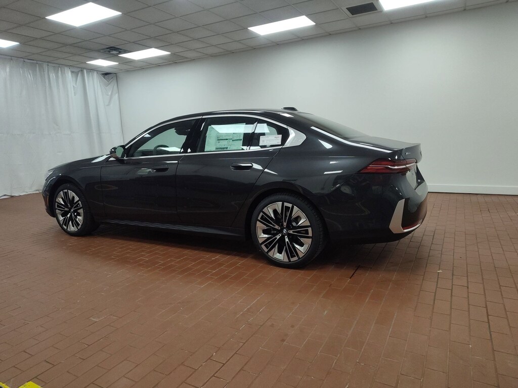 New 2026 BMW 530i xDrive Sedan