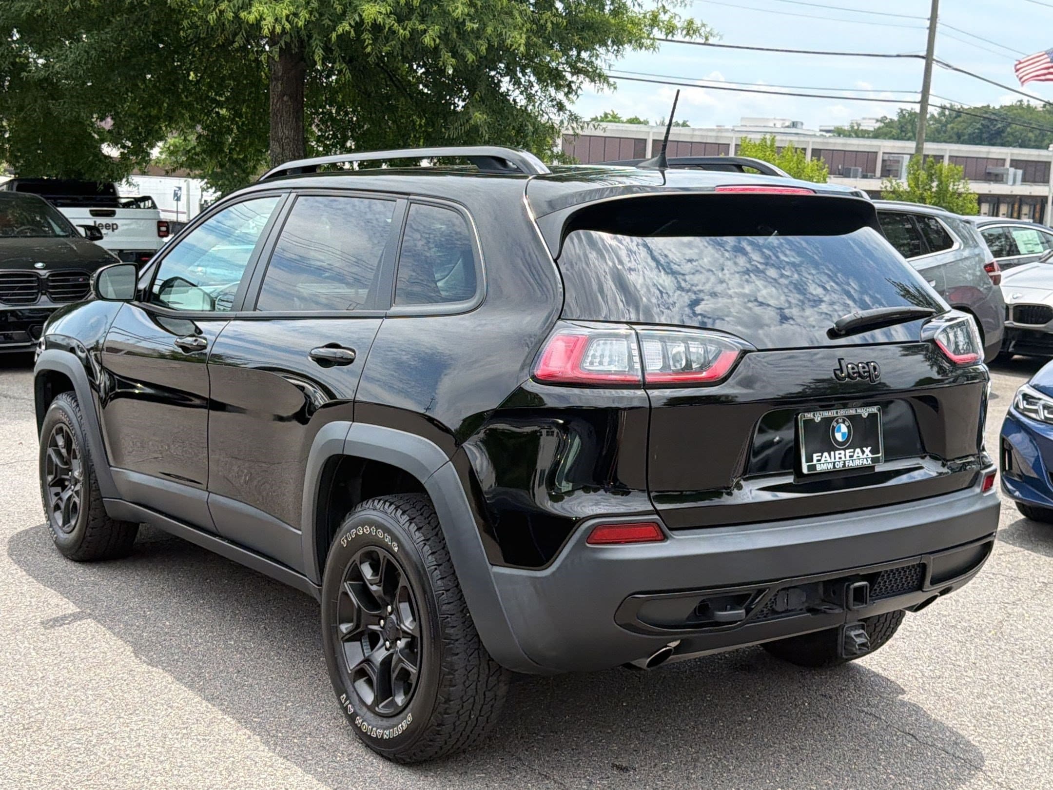 Cherokee X SUV