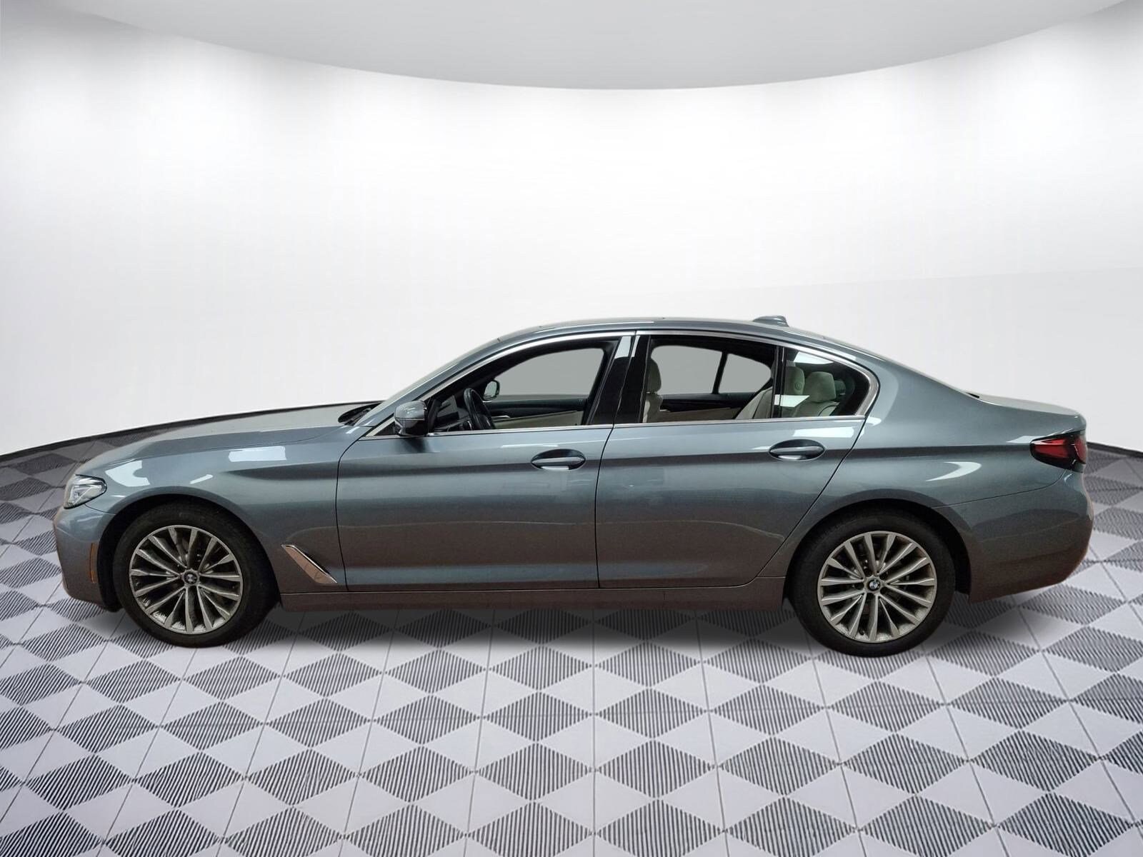 2022 Bmw 530i xDrive photo 2