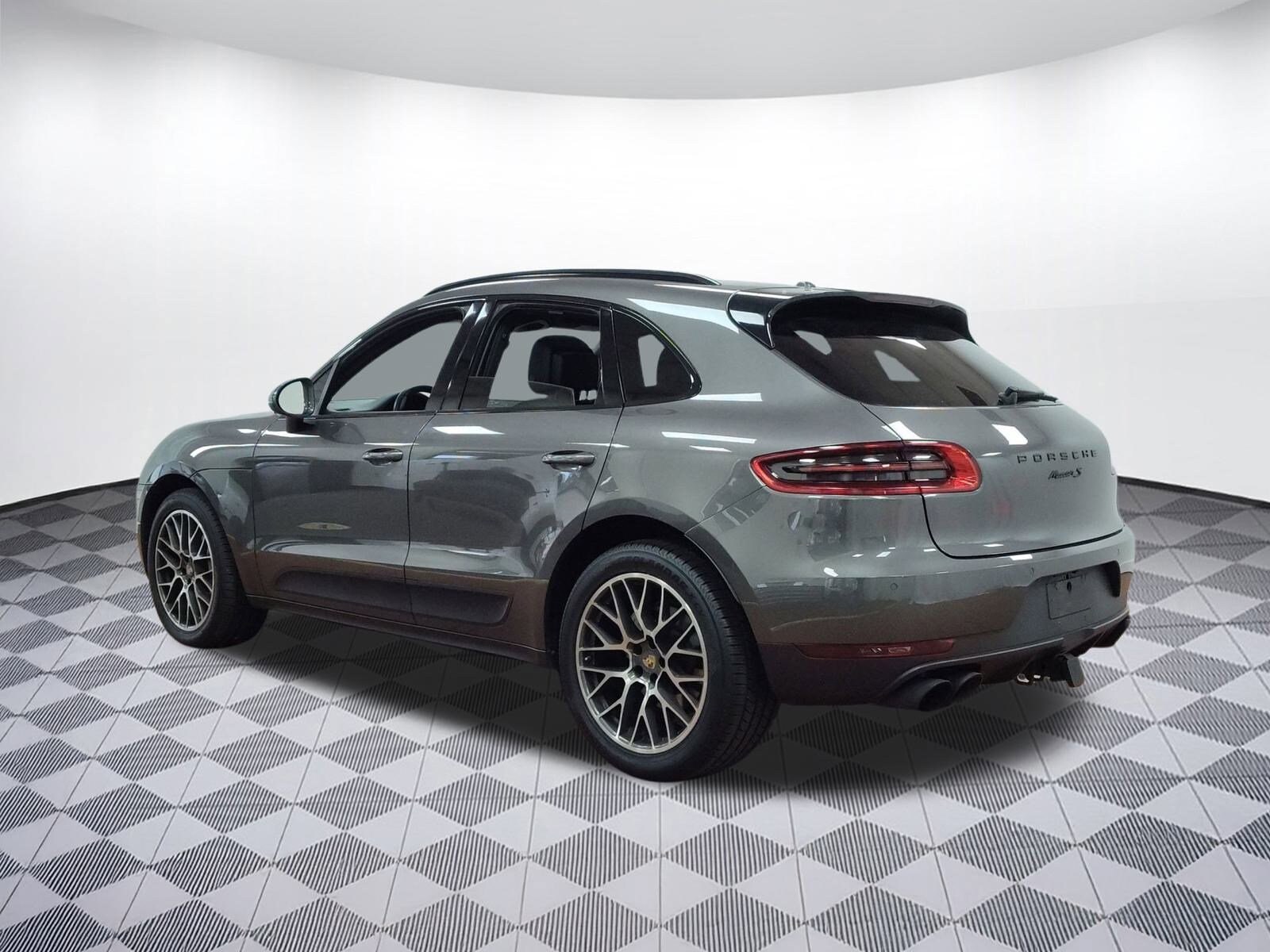 2015 Porsche Macan S photo 3
