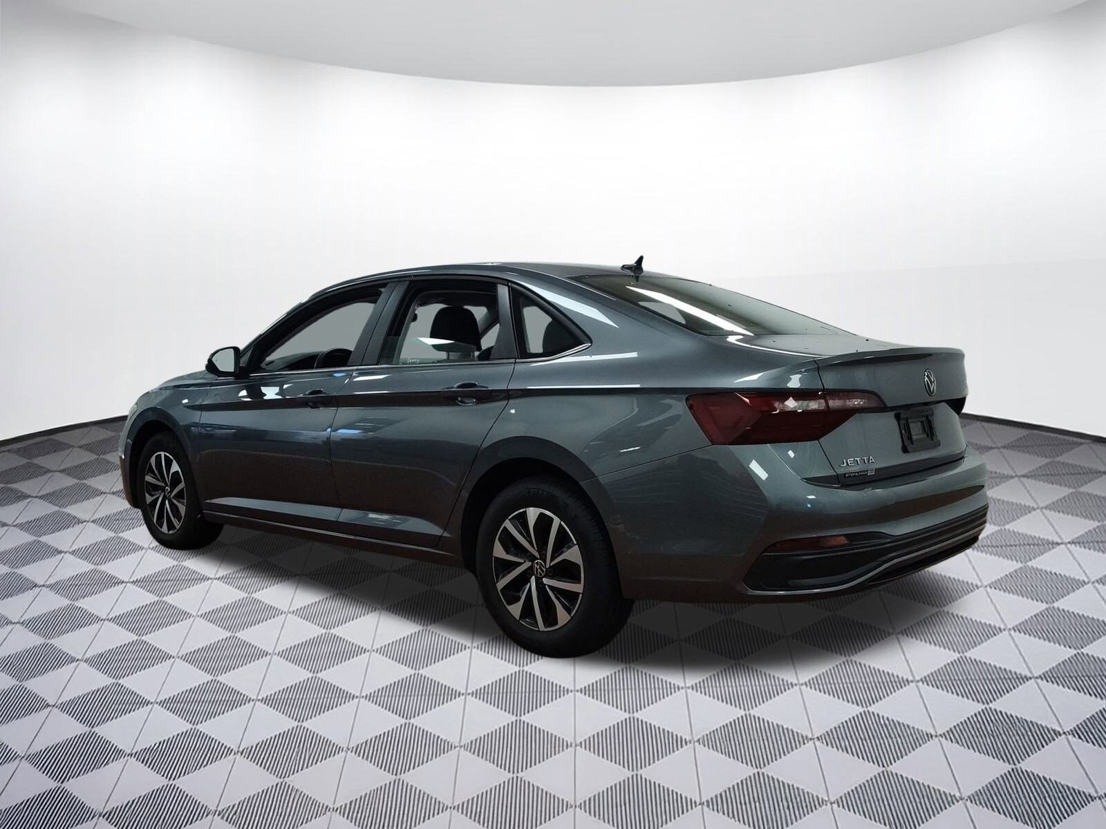2024 Volkswagen Jetta S photo 2