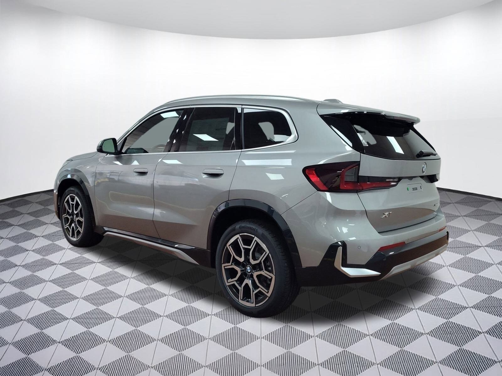 2025 Bmw X1 XDrive28i photo 3