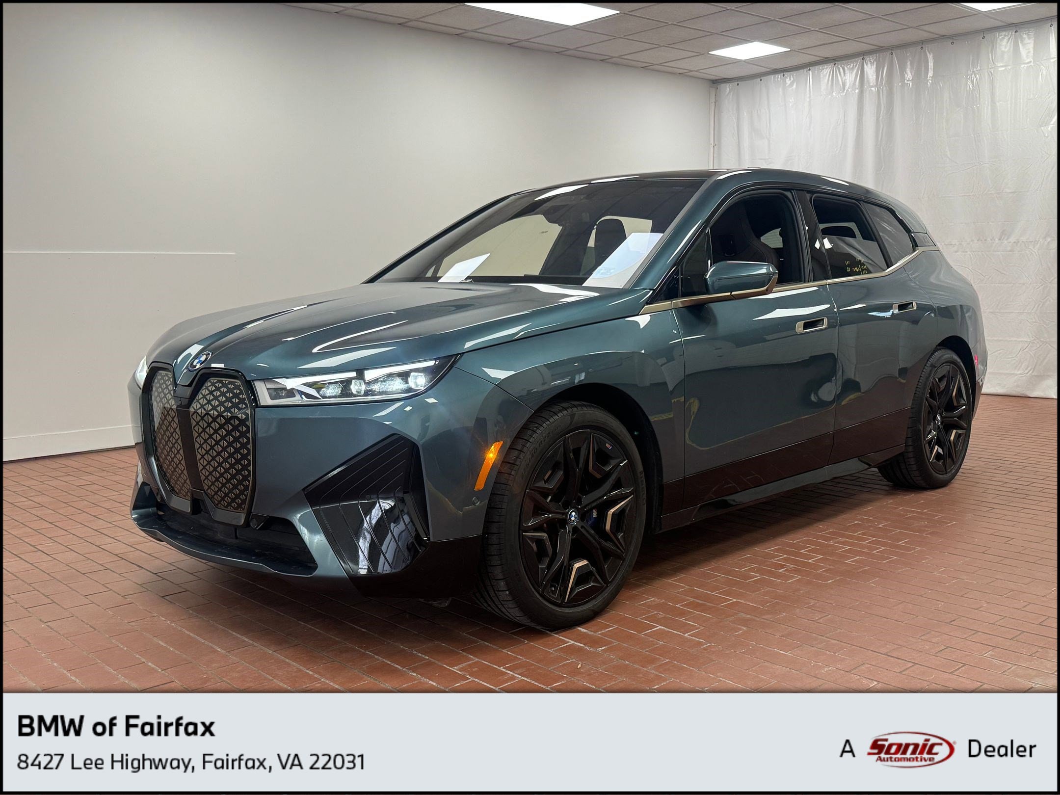 2023 BMW iX Base's photo