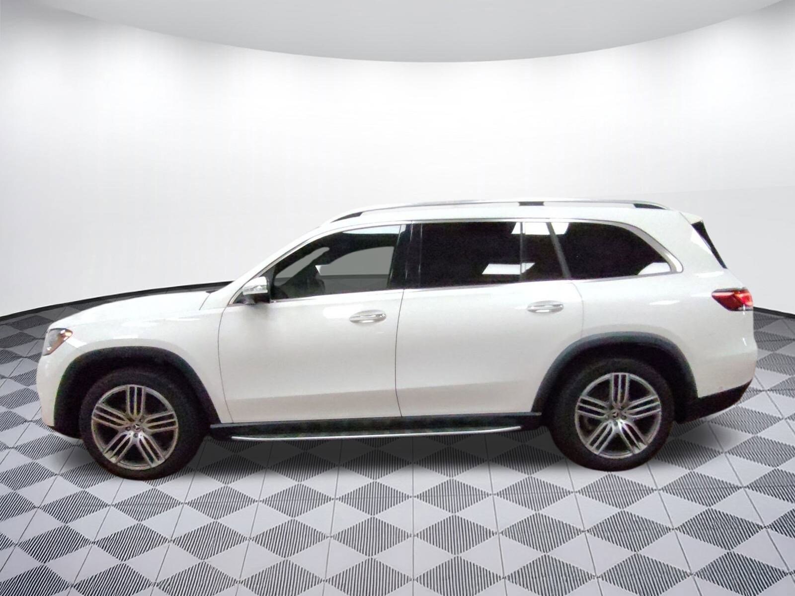 2022 Mercedes Benz GLS 450 4MATIC photo 2
