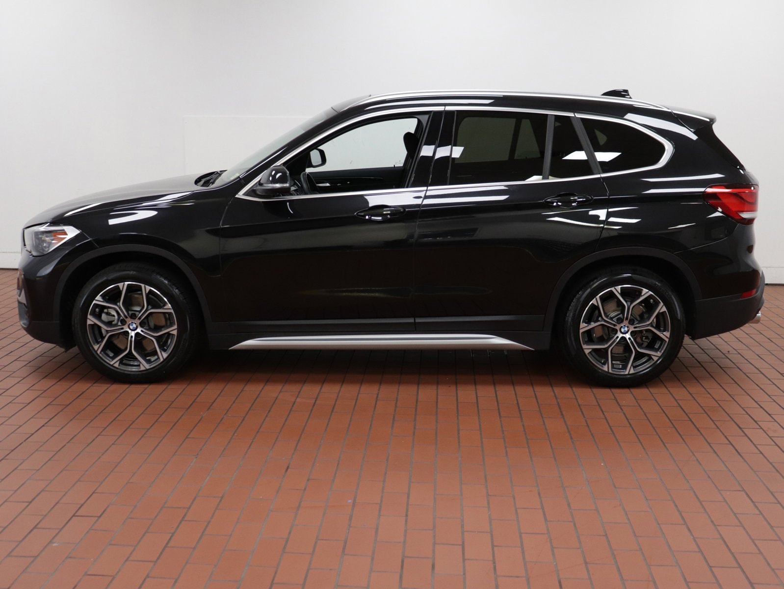 Used 2020 BMW X1 28i with VIN WBXJG9C05L5P87361 for sale in Fairfax, VA