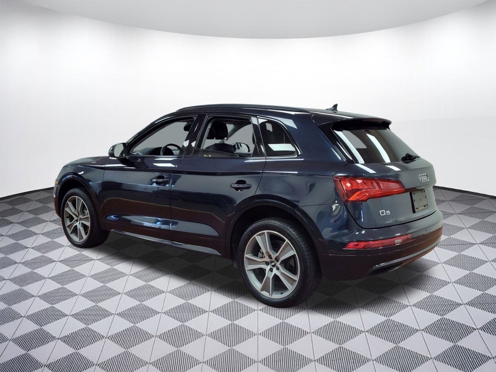 2020 Audi Q5 Premium Plus photo 2