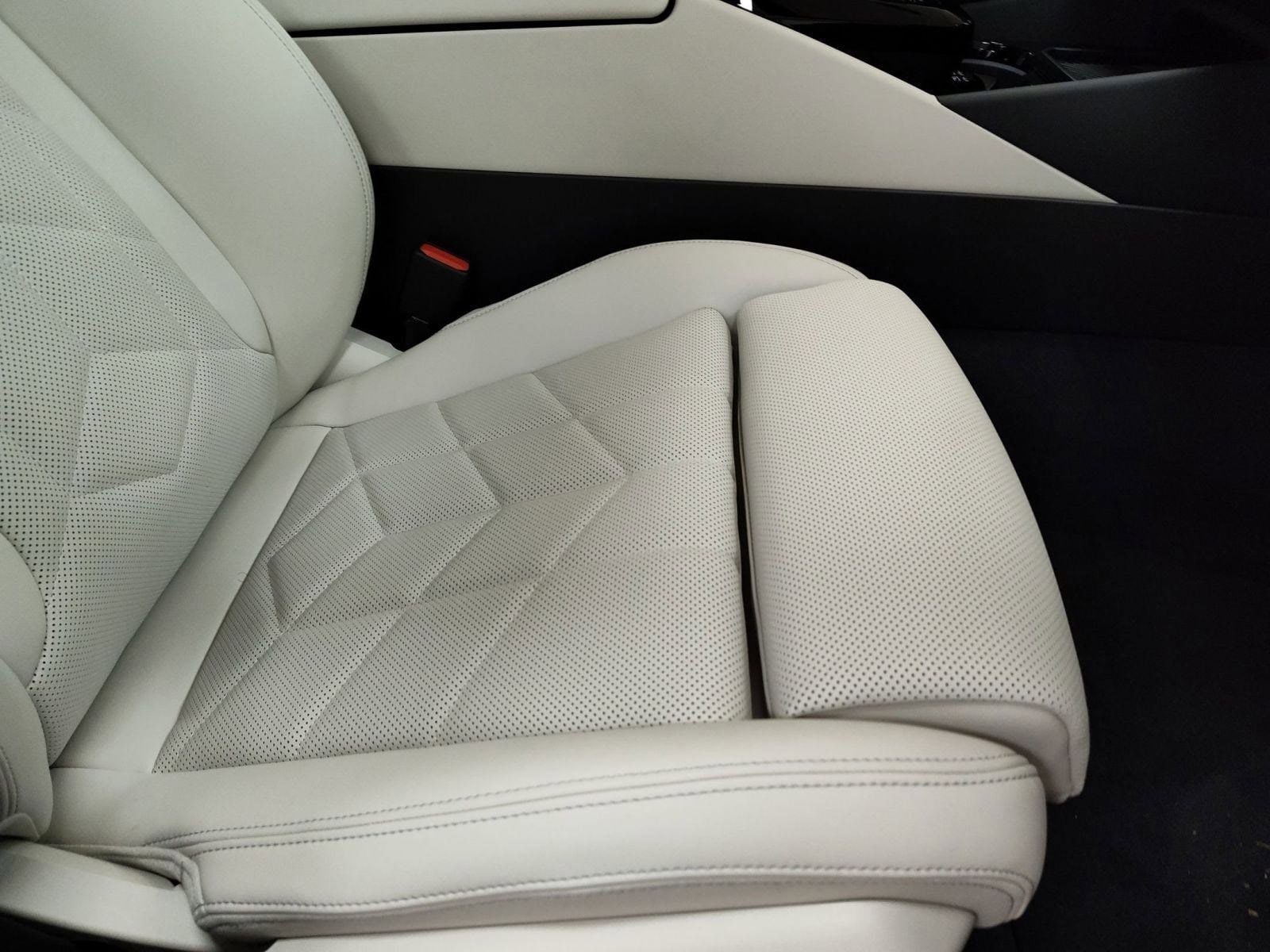 2026 BMW 5 Series 530i - Photo 28