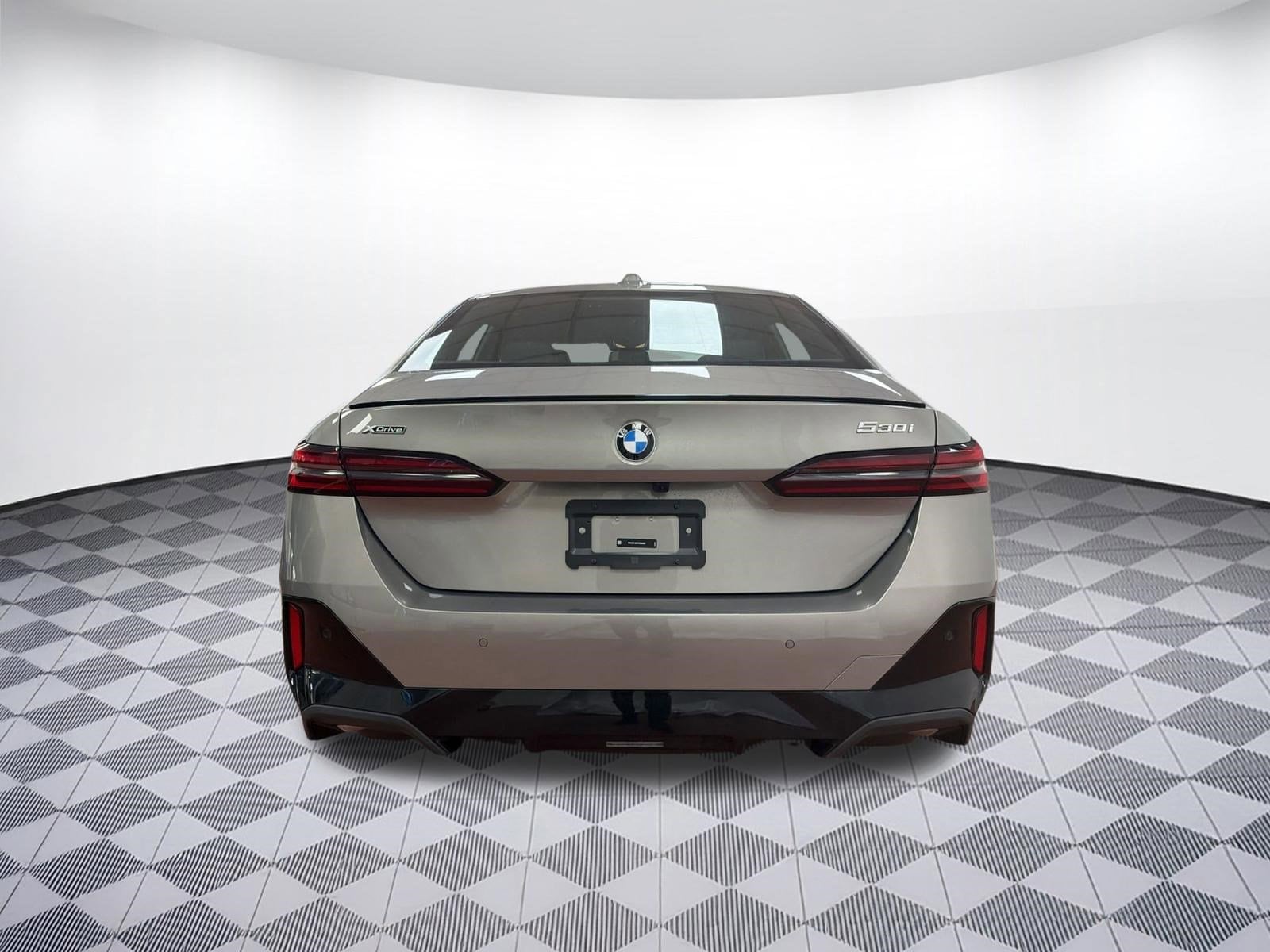 2026 BMW 5 Series 530i - Photo 9