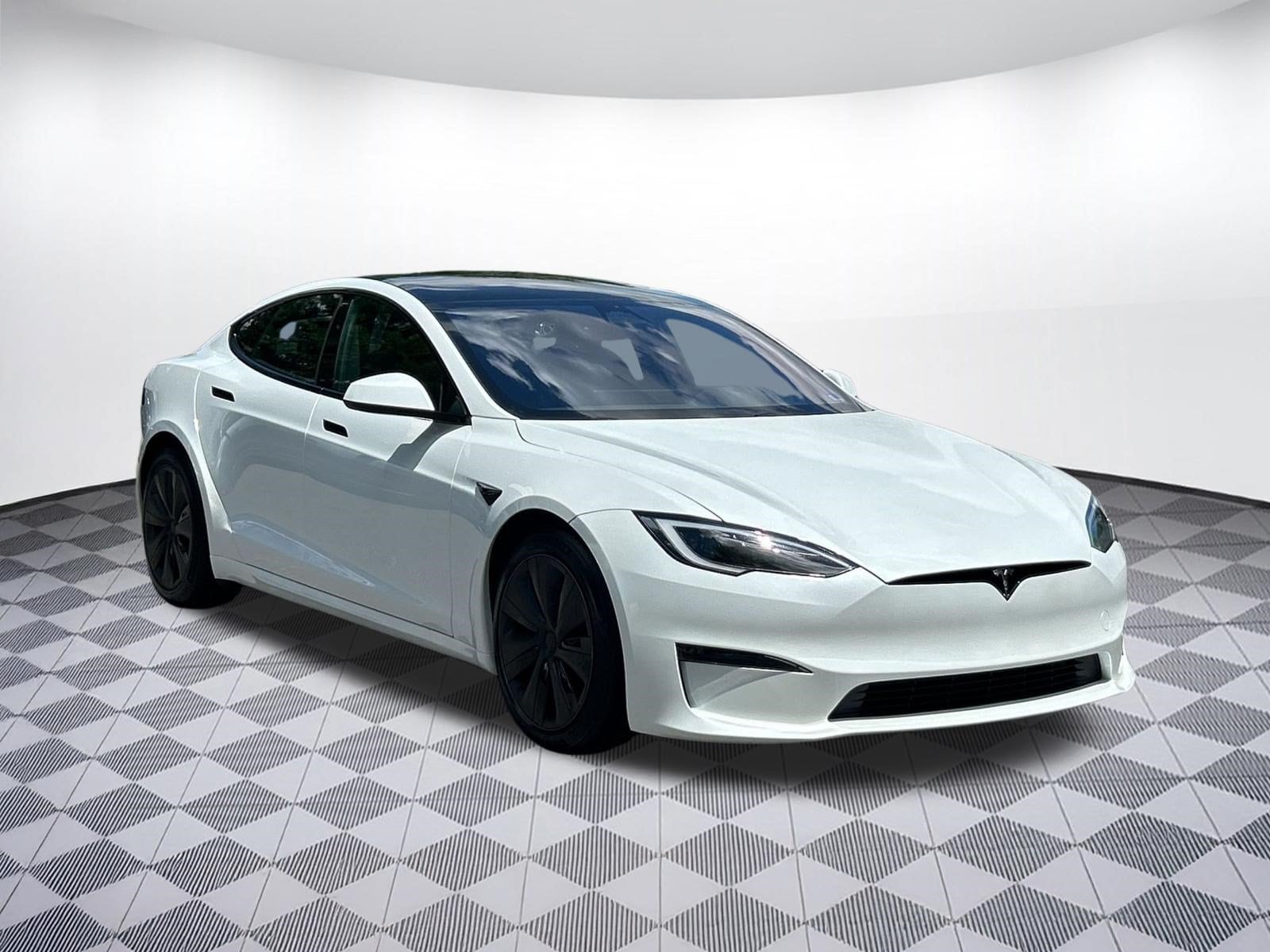 Model S Base Hatchback