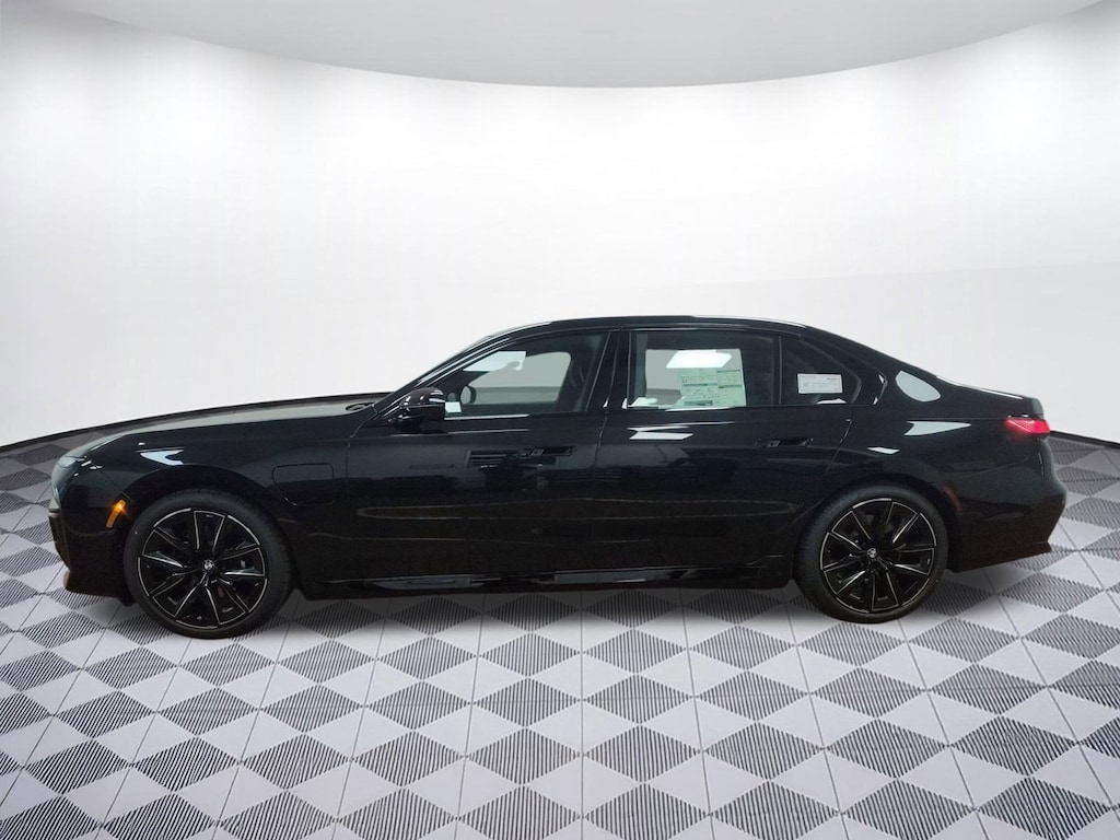 New 2026 BMW 750e xDrive Sedan