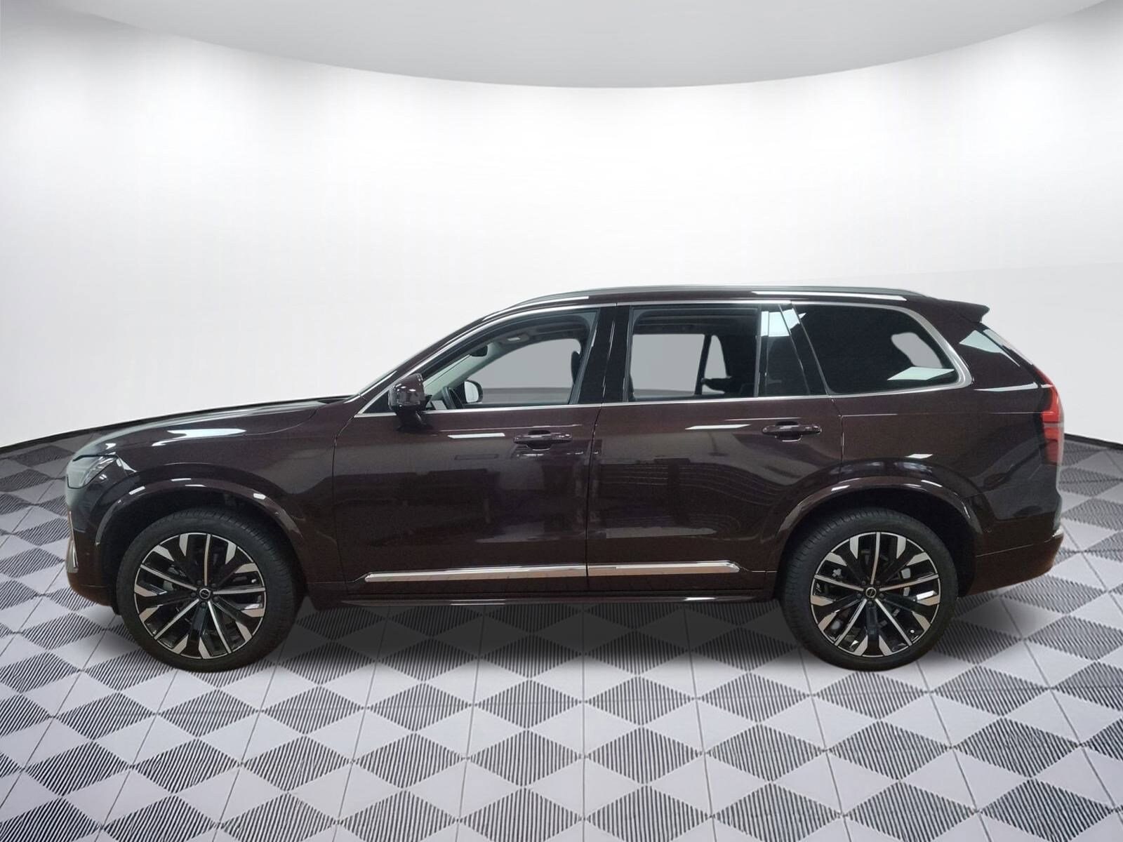 2025 Volvo XC90 Plus photo 2