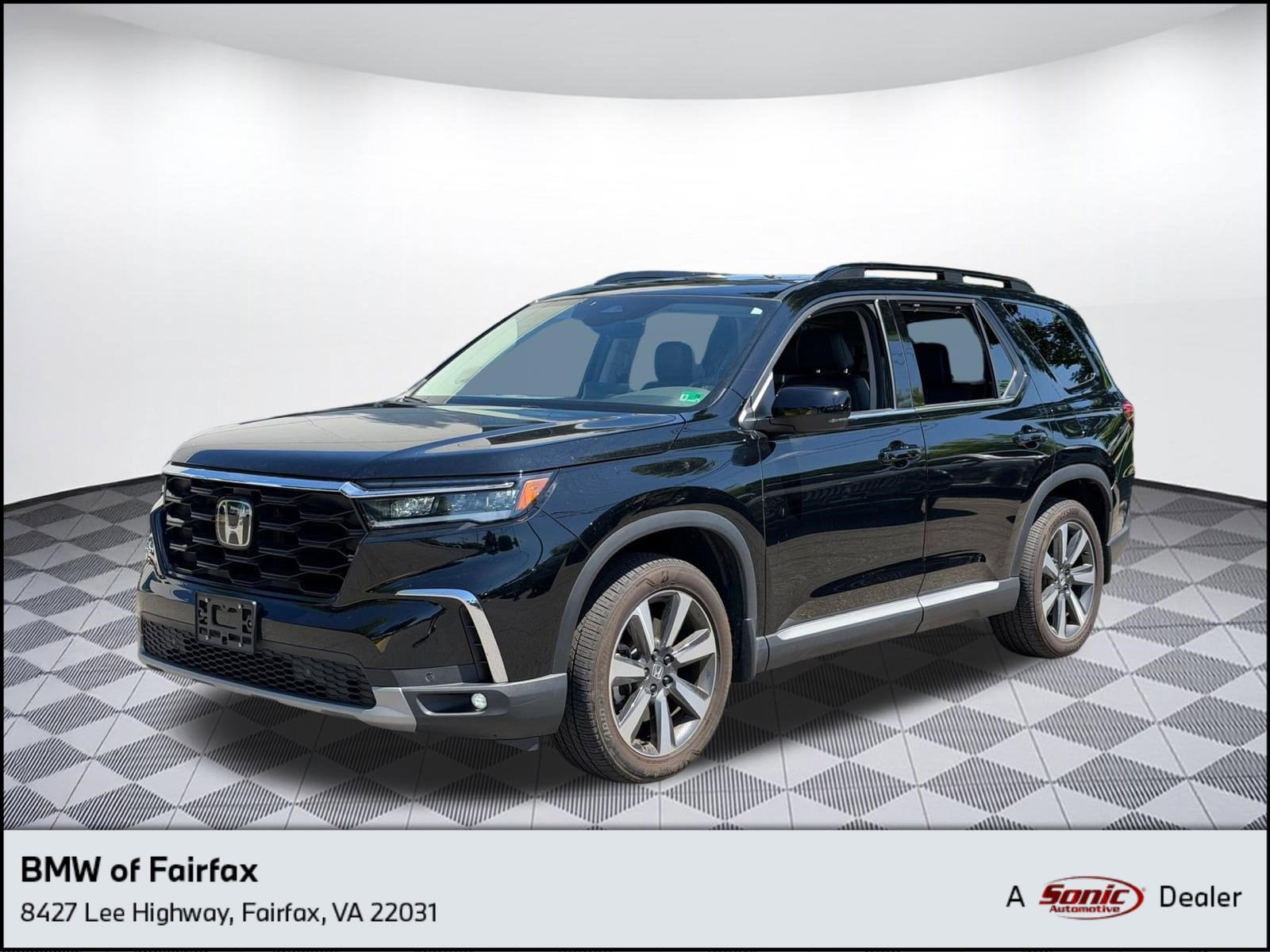 2025 Honda Pilot Touring AWD's photo