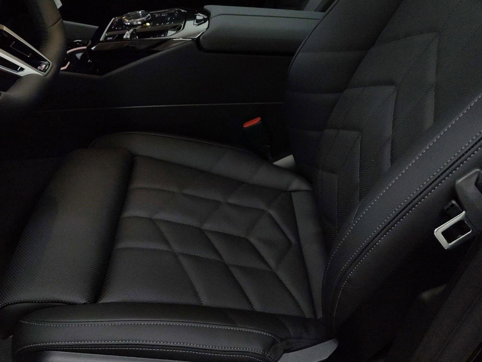 2026 BMW 5 Series 530i - Photo 13