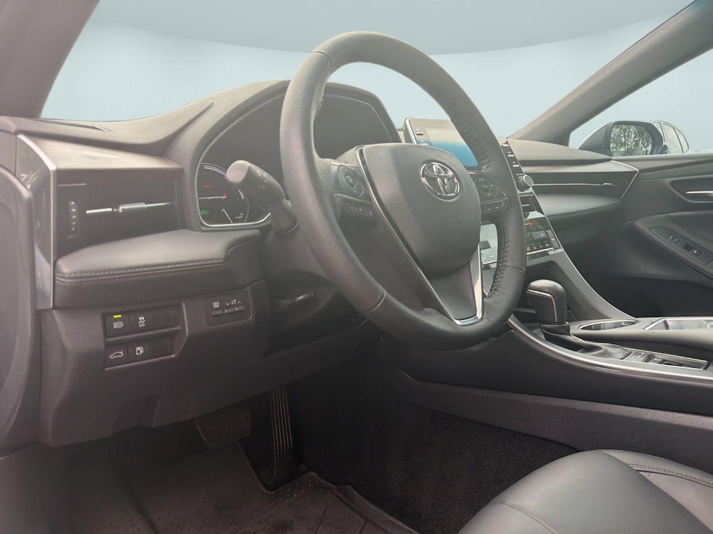 Used 2021 Toyota Avalon Hybrid XLE Sedan