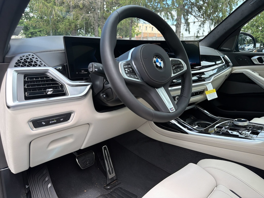 New 2027 BMW X7 xDrive40i SUV