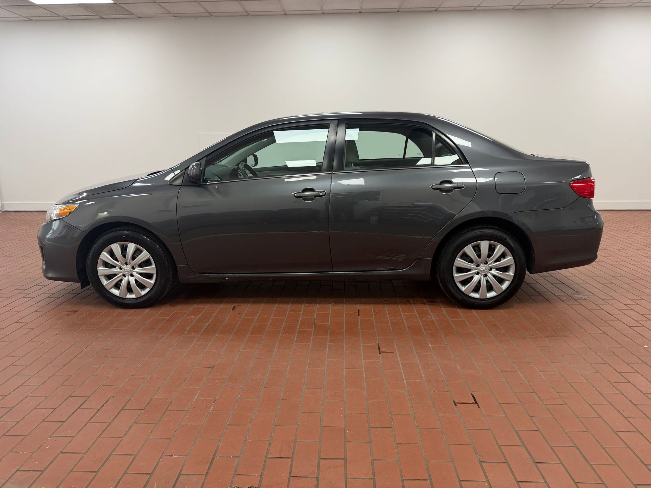 Used 2013 Toyota Corolla LE with VIN 2T1BU4EE5DC062434 for sale in Fairfax, VA