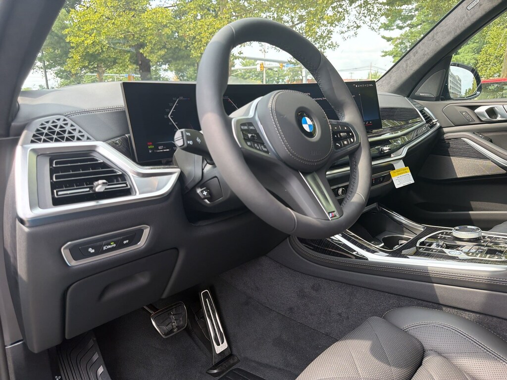 New 2027 BMW X7 xDrive40i SUV
