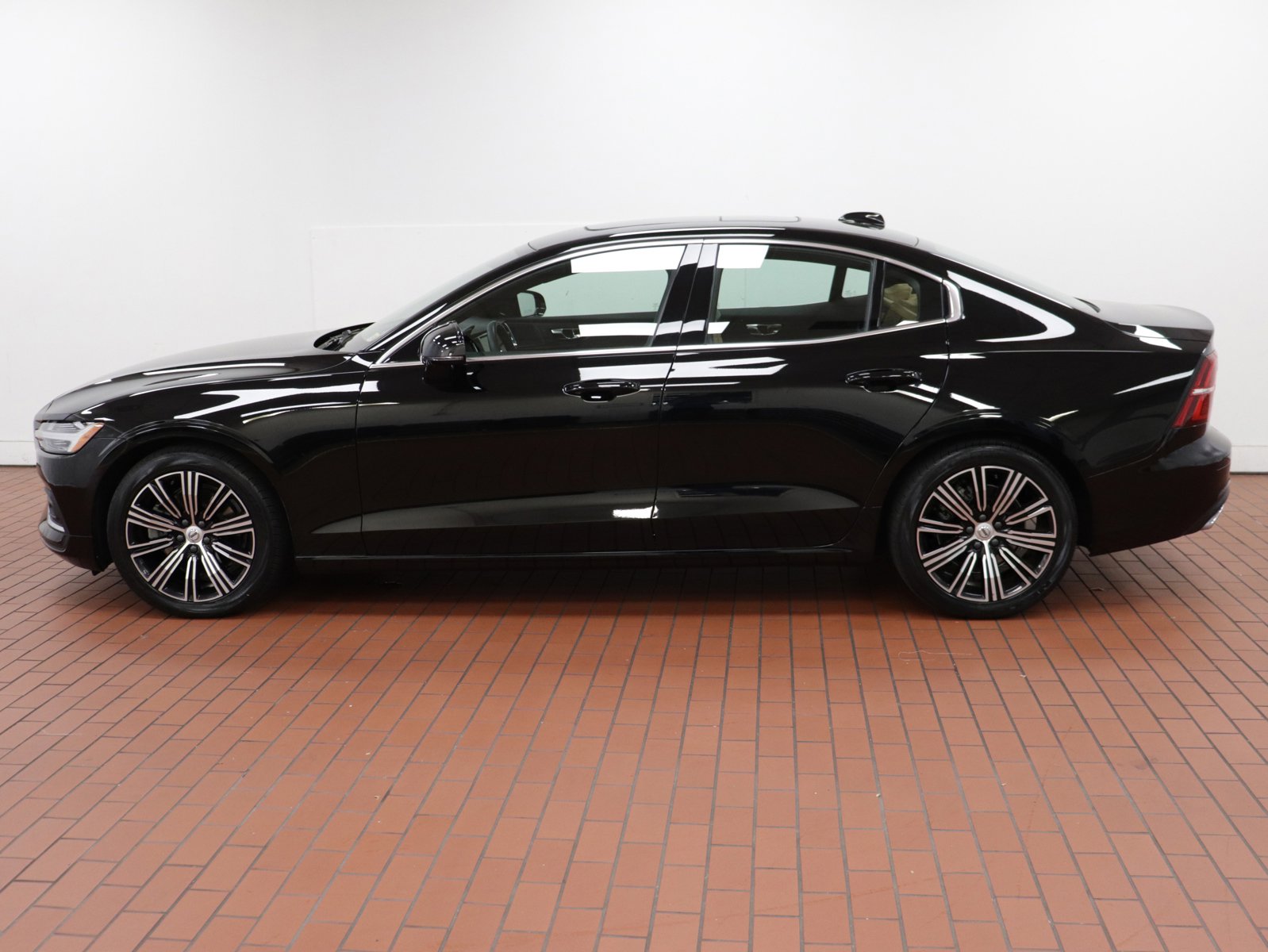 Used 2020 Volvo S60 Inscription with VIN 7JR102FL0LG039069 for sale in Fairfax, VA