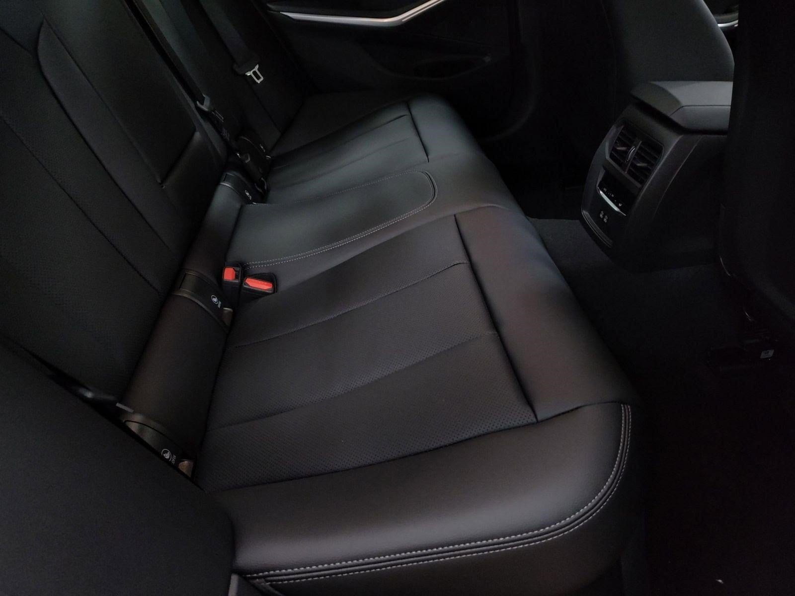 2026 BMW 3 Series 330i - Photo 26