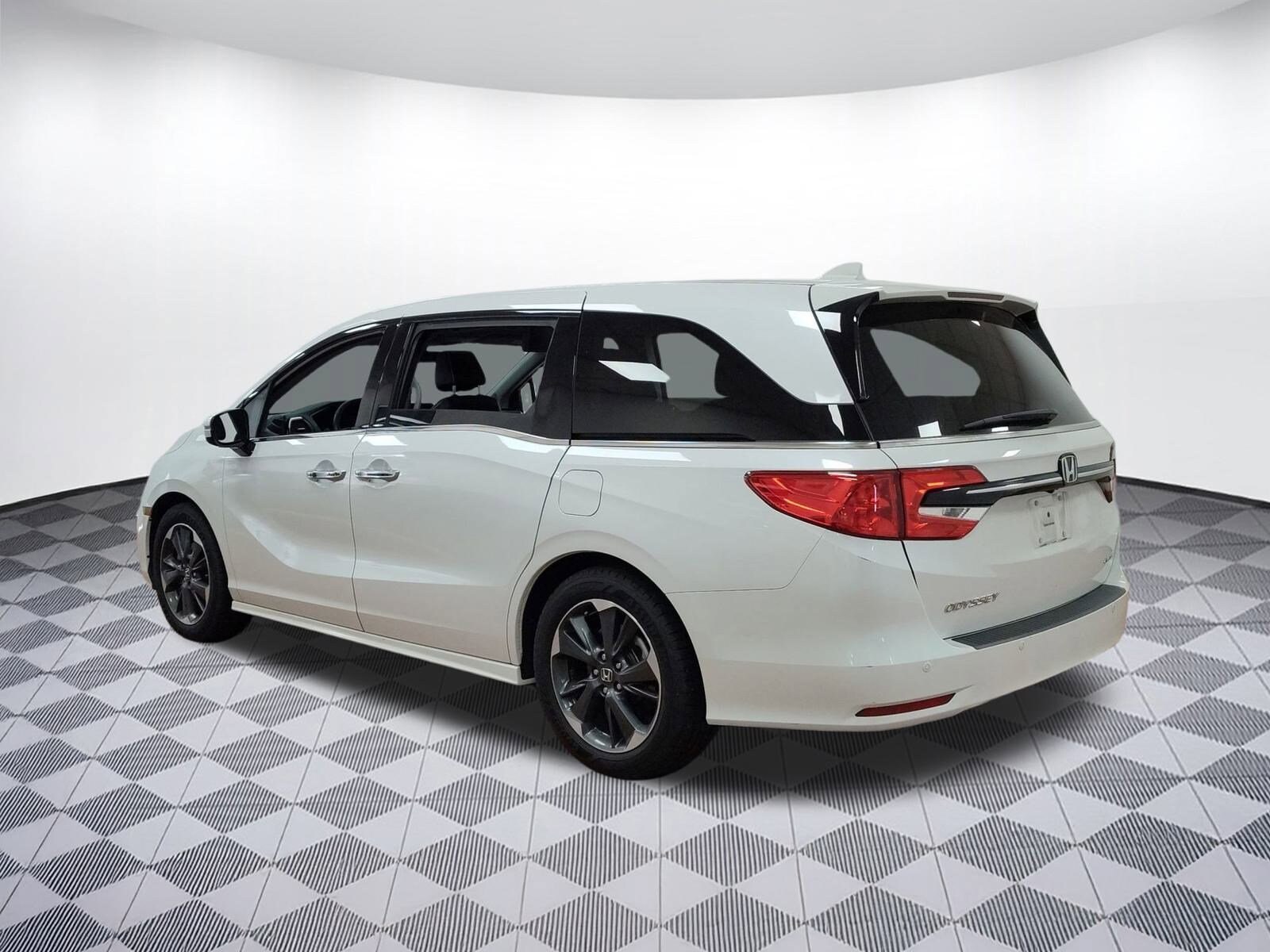 2023 Honda Odyssey Elite photo 3