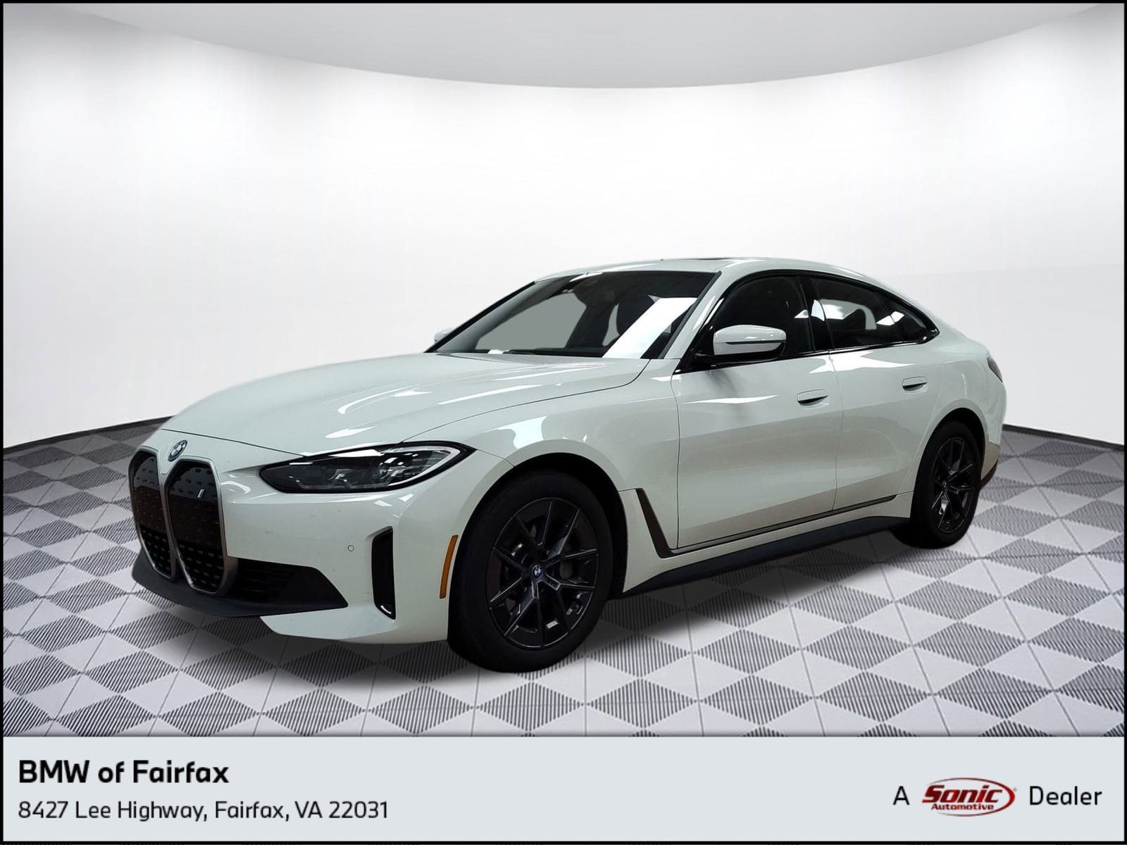 2023 BMW i4 35's photo