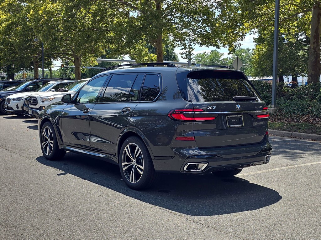 New 2027 BMW X7 xDrive40i SUV