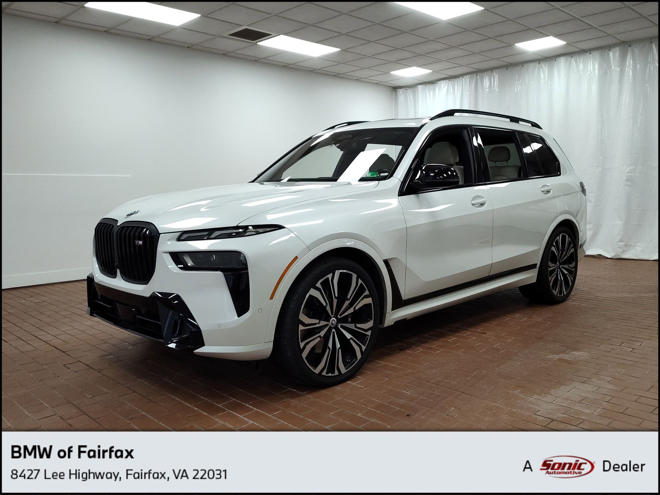2023 BMW X7 M60i's photo