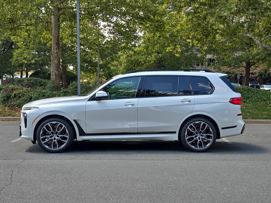 New 2027 BMW X7 xDrive40i SUV