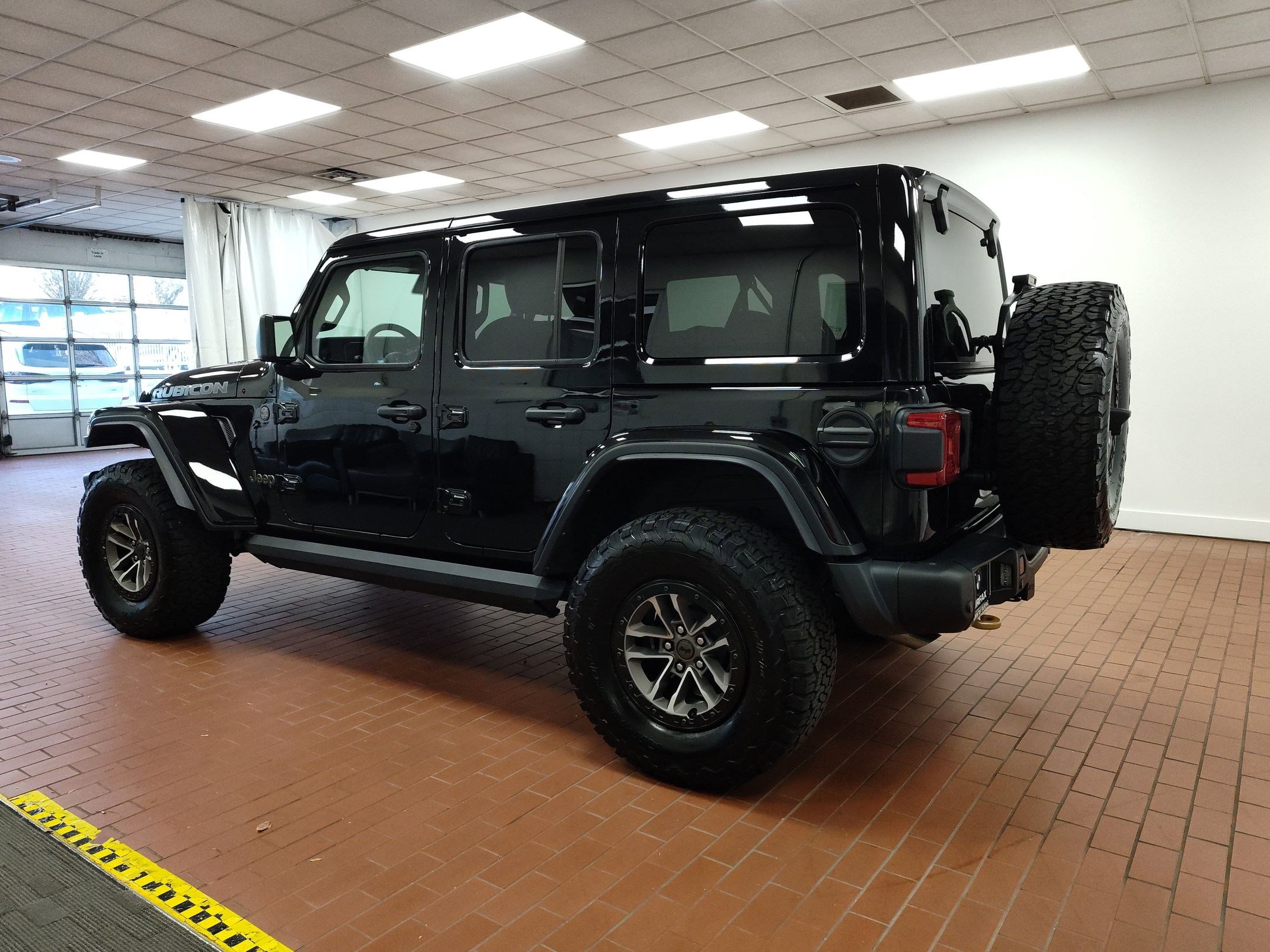 2024 Jeep Wrangler Rubicon 392 photo 3