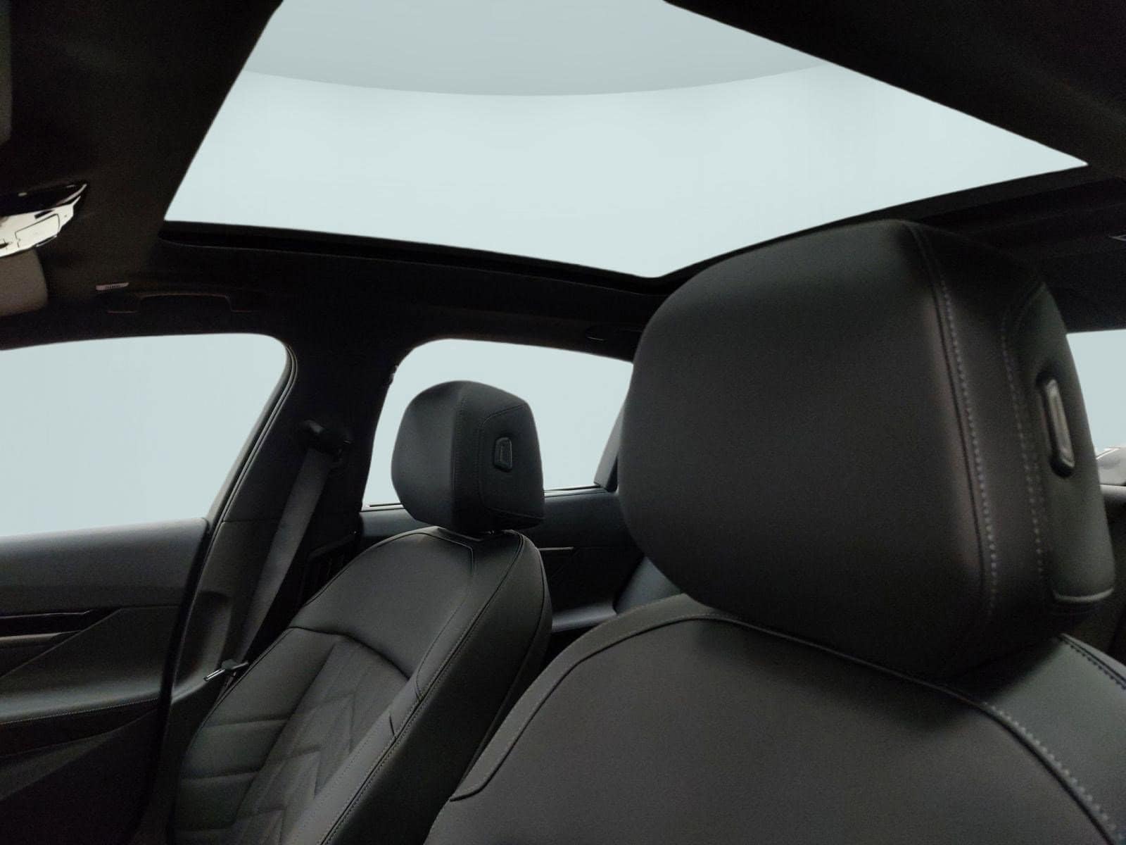 2026 BMW 5 Series 530i - Photo 14