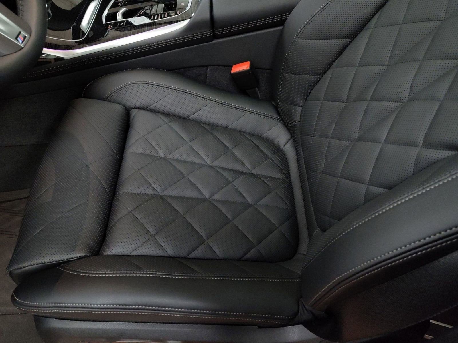 2026 BMW X7 40i - Photo 13