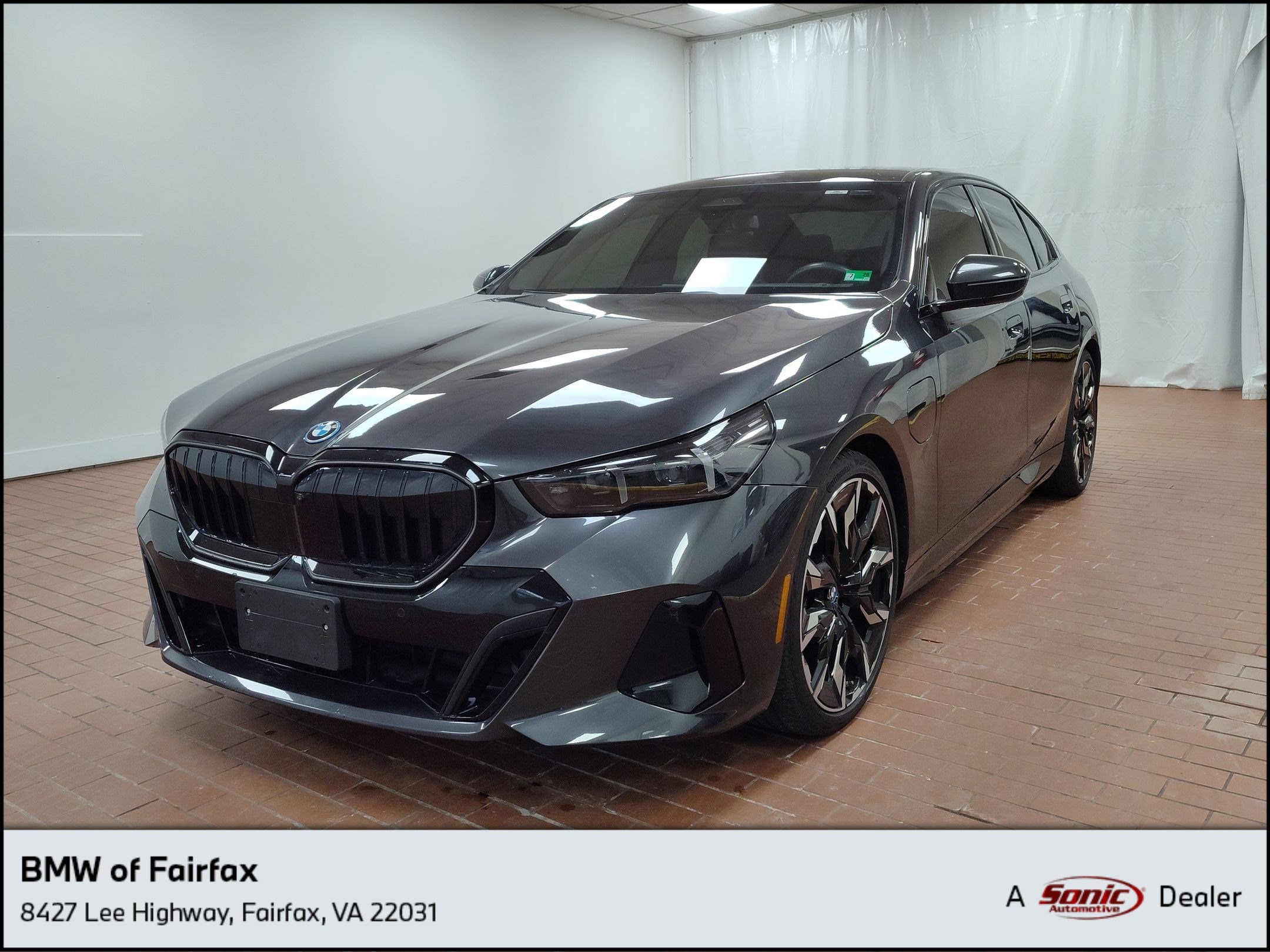 2025 BMW 5 Series 550e's photo