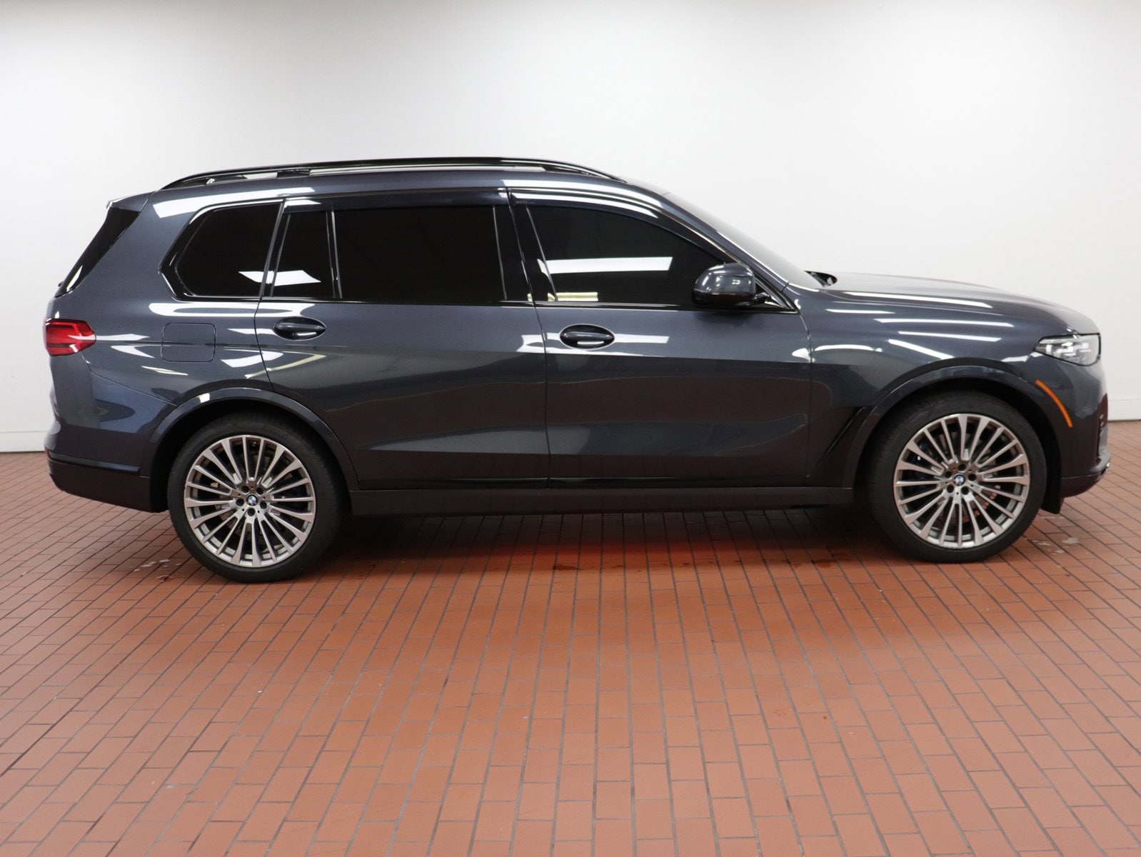 Used 2019 BMW X7 40i with VIN 5UXCW2C5XKL084181 for sale in Fairfax, VA