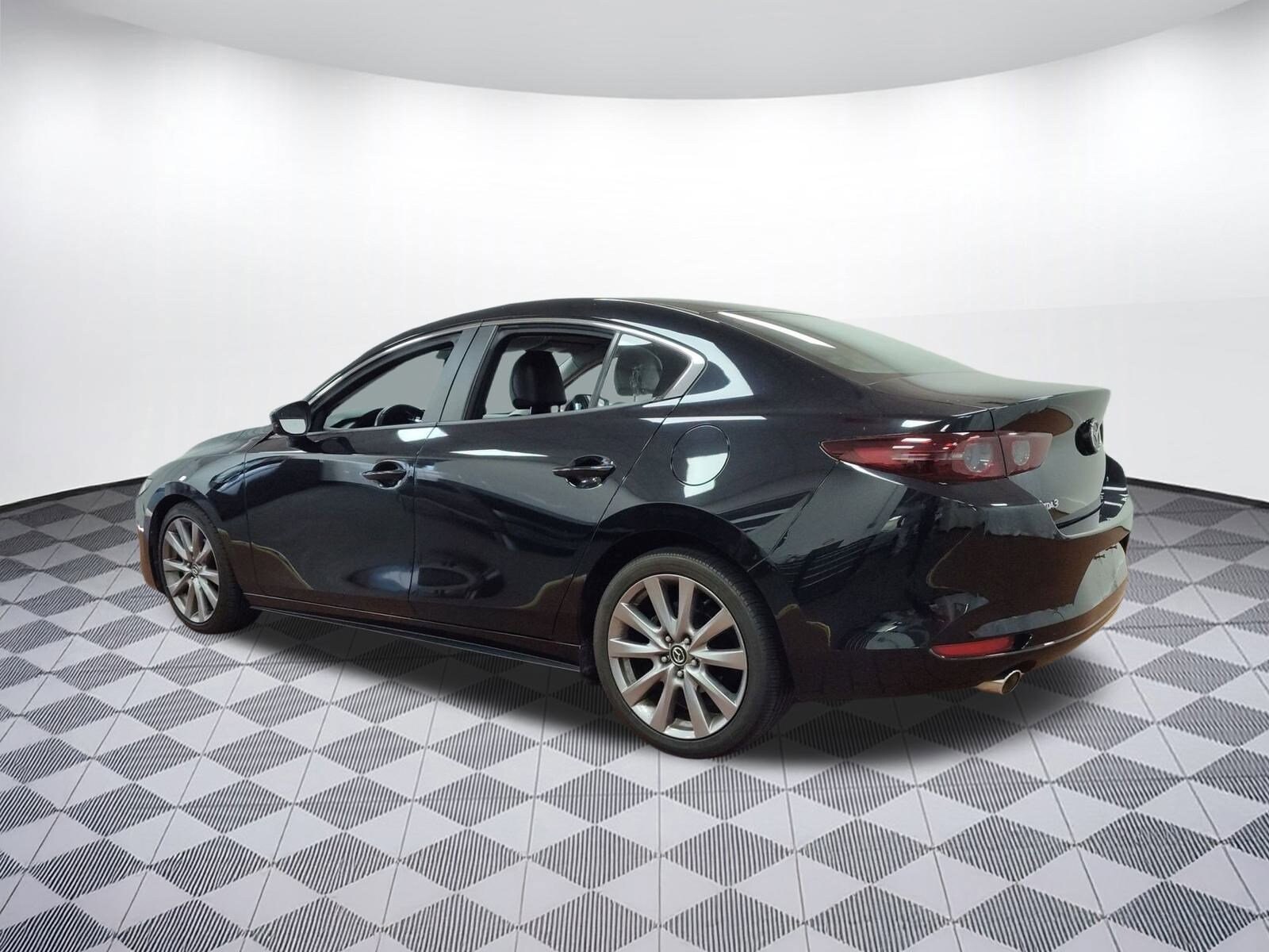 2019 Mazda Mazda3 Select Sedan photo 3