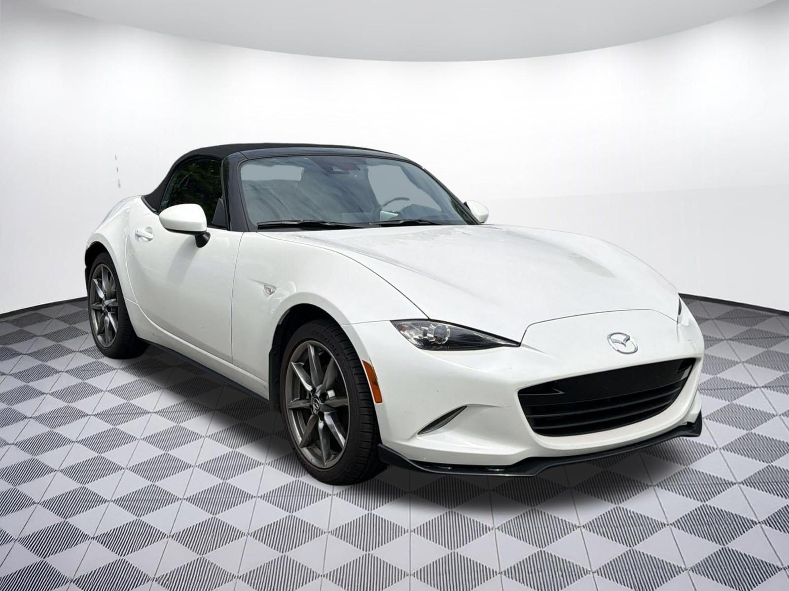 MX-5 Miata Grand Touring Convertible