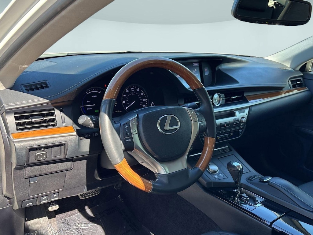 Used 2014 Lexus ES 300h Sedan