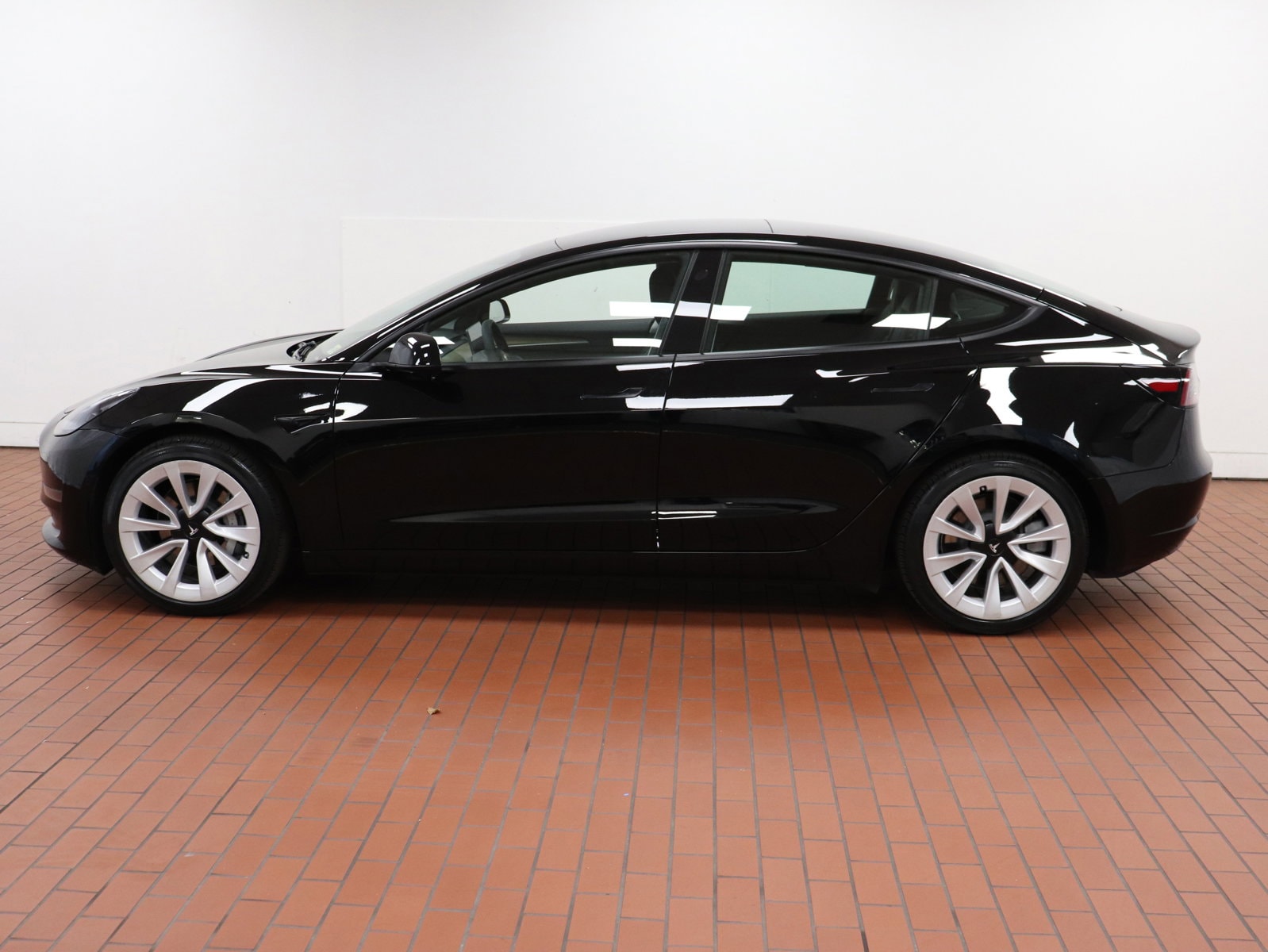 Used 2021 Tesla Model 3 Base with VIN 5YJ3E1EB5MF983523 for sale in Fairfax, VA