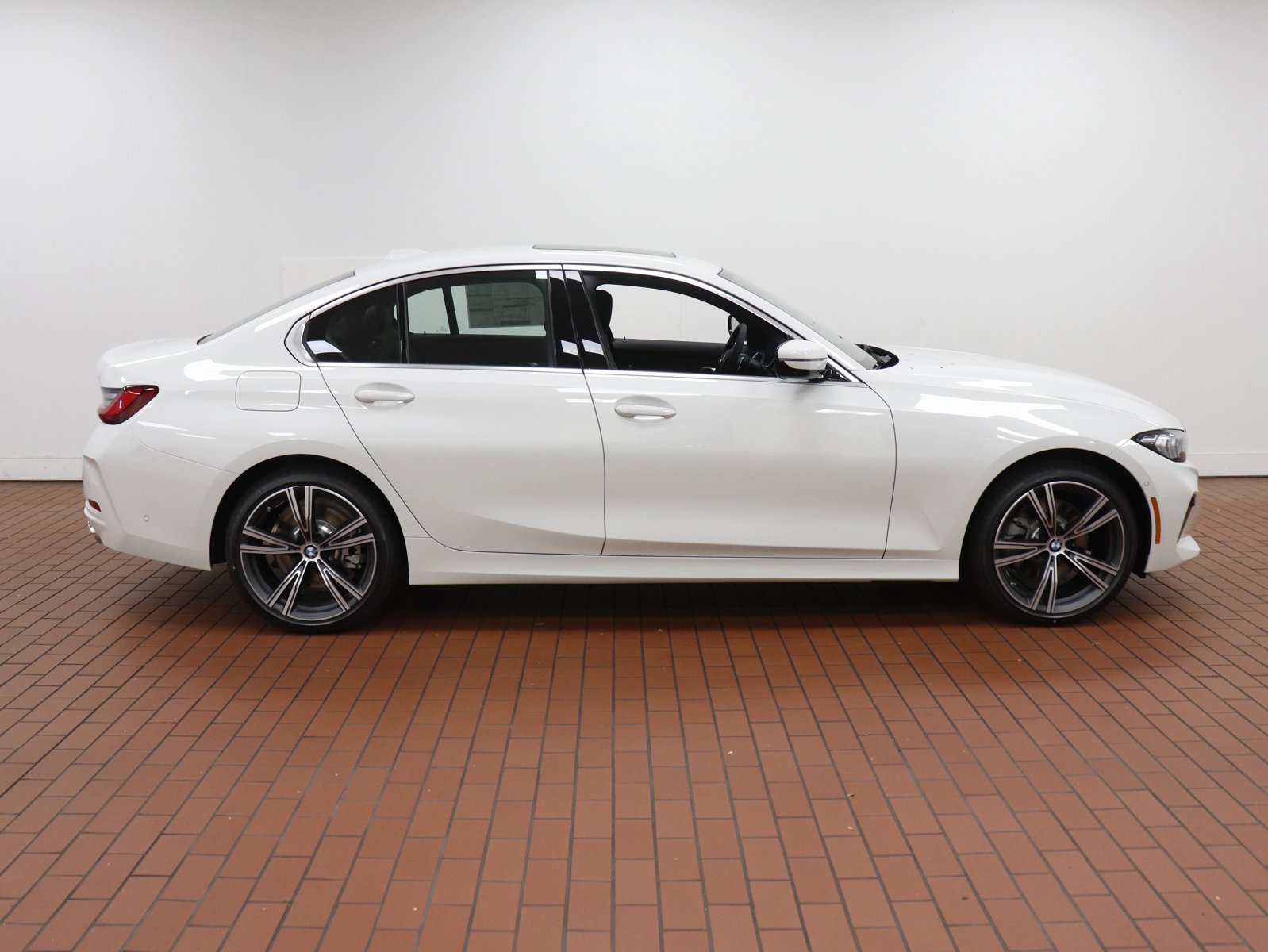 Used 2024 BMW 3 Series 330i with VIN 3MW89FF00R8D82422 for sale in Charlotte, NC