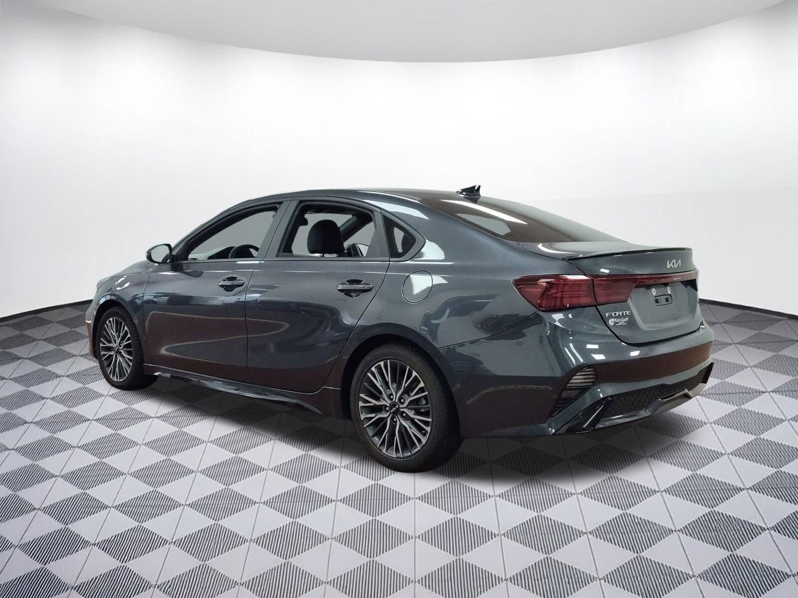 2023 Kia Forte GT-Line photo 2
