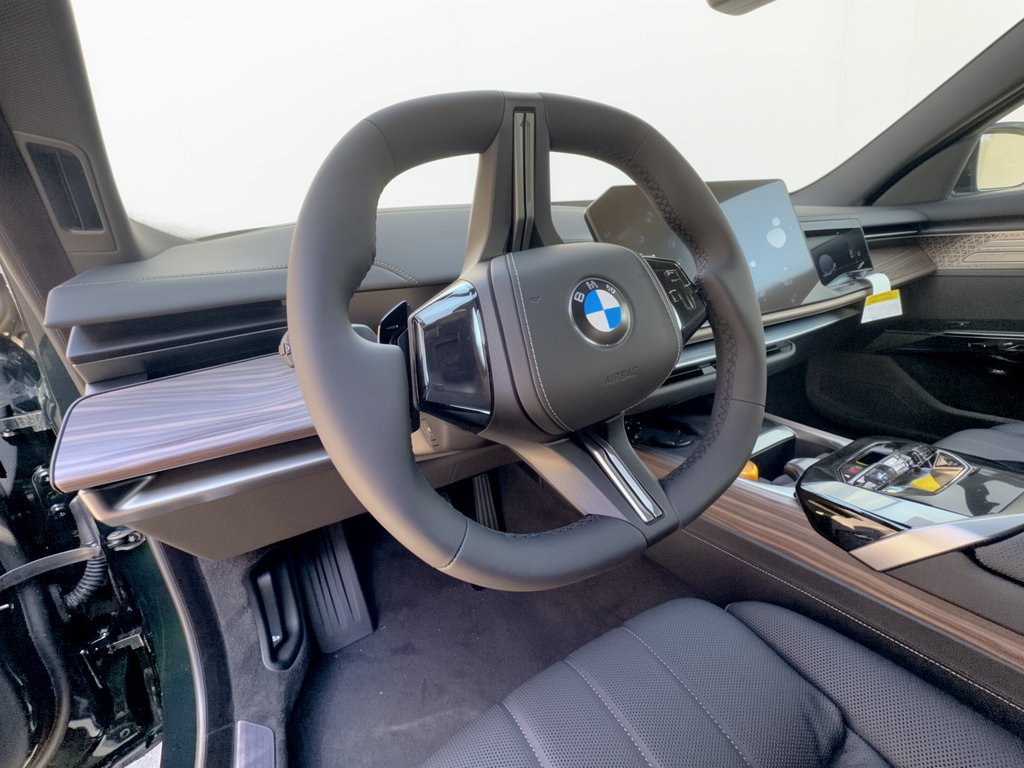 New 2027 BMW 740i xDrive Sedan