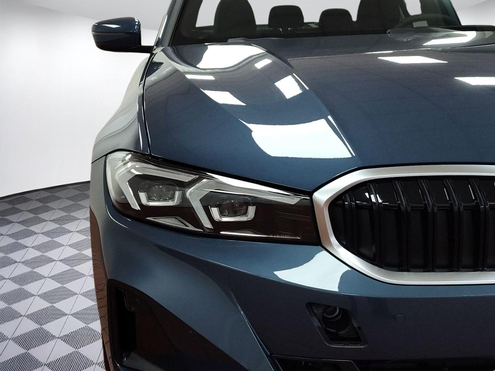 2026 BMW 3 Series 330i - Photo 10