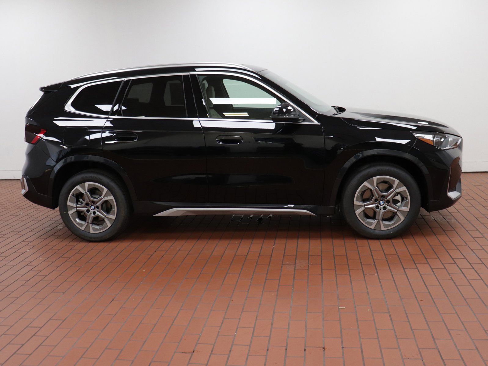 2025 Bmw X1 XDrive28i photo 2