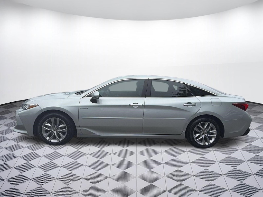 Used 2021 Toyota Avalon Hybrid XLE Sedan