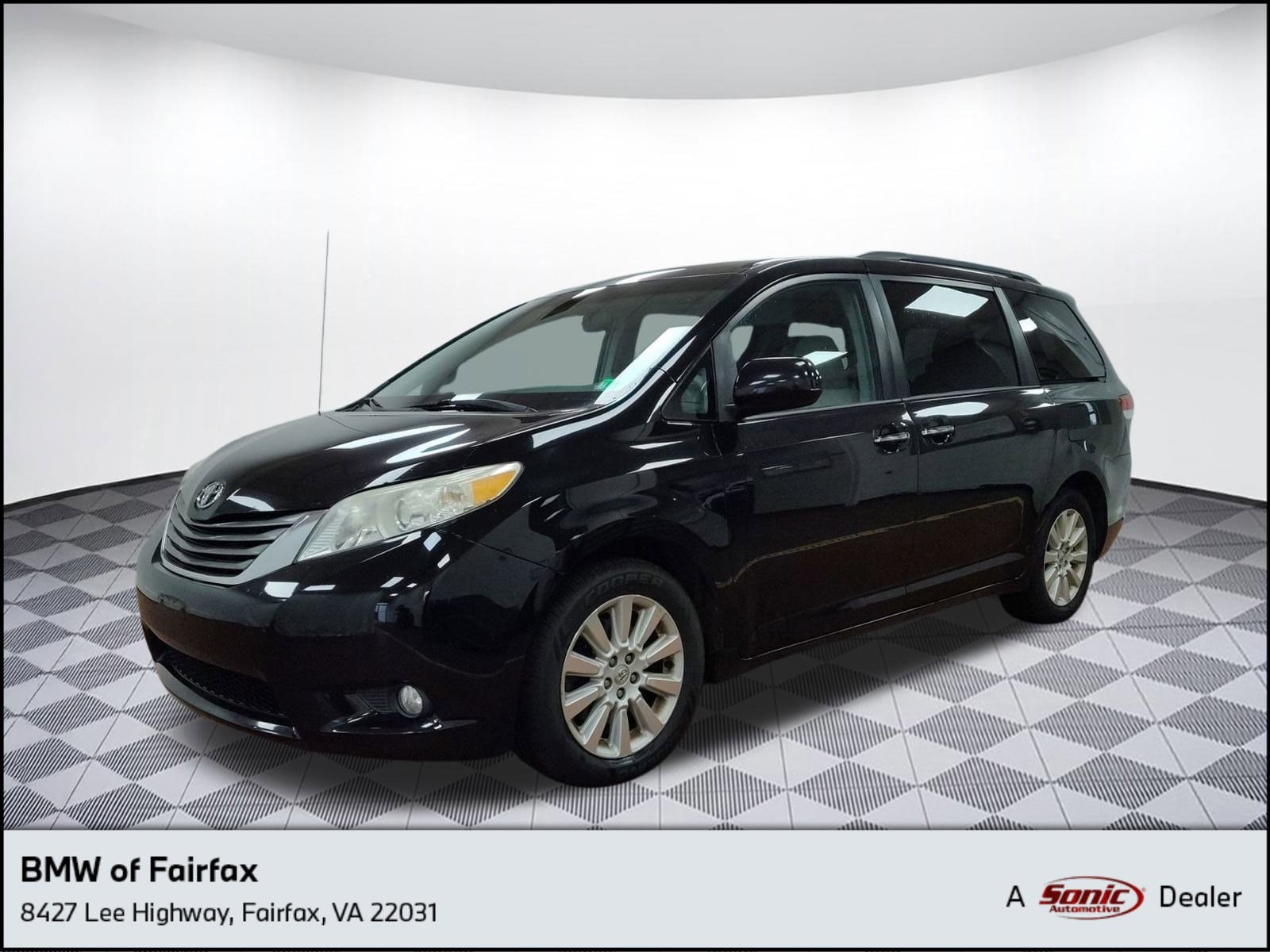 2013 Toyota Sienna Limited's photo