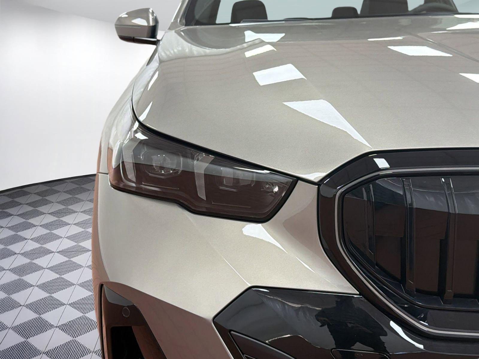 2026 BMW 5 Series 530i - Photo 10