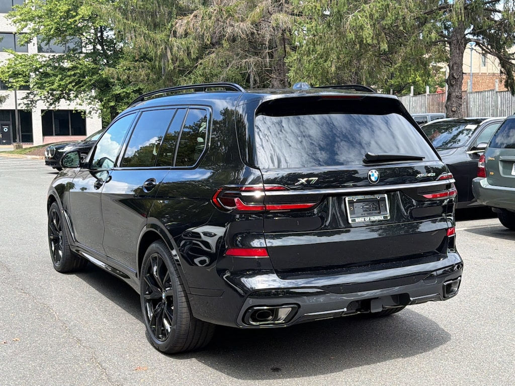 New 2027 BMW X7 xDrive40i SUV