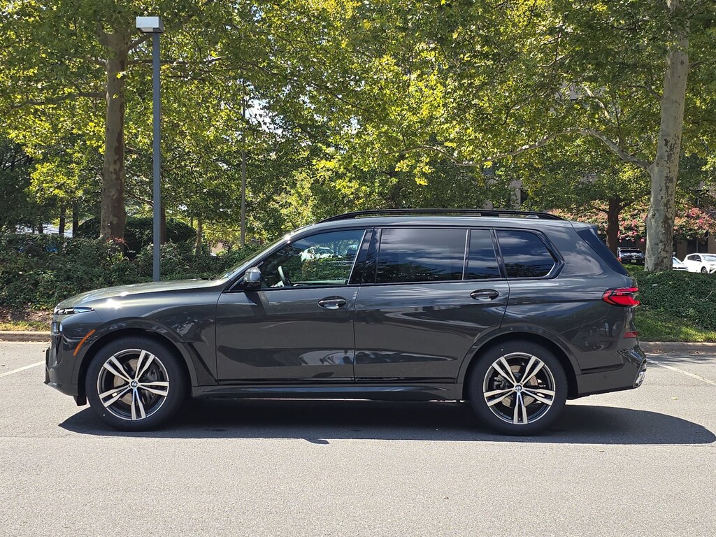 New 2027 BMW X7 xDrive40i SUV